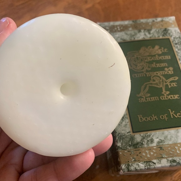 Book of Kells Irish Candle - Picture 4 of 4